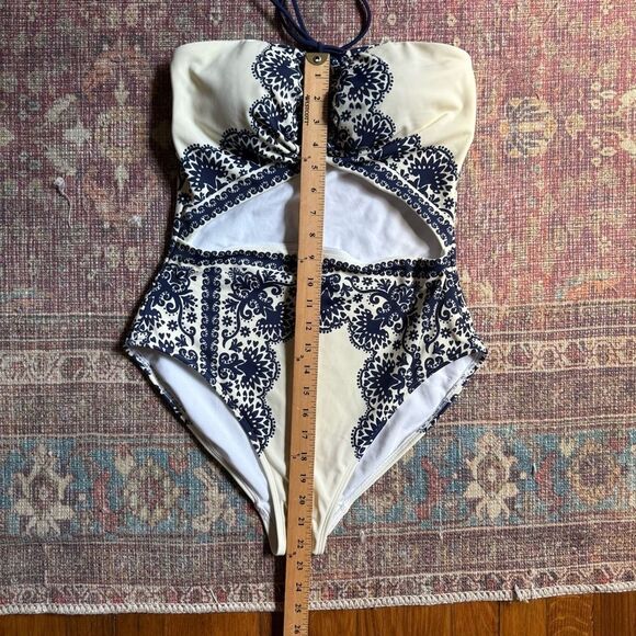 Boden Women’s size 10 Swimwear with Navy and Cream Design cutout - Picture 2 of 13